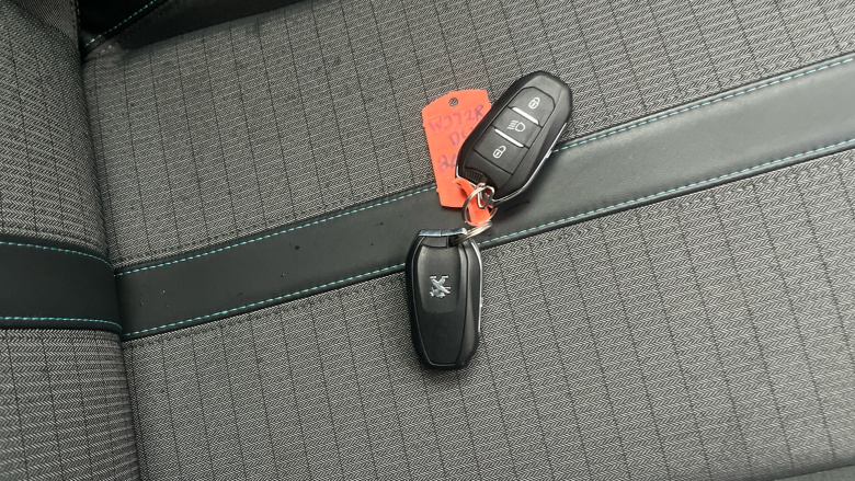 Peugeot 208 1.2 PureTech 100 Allure Premium + 5dr Petrol Hatchback